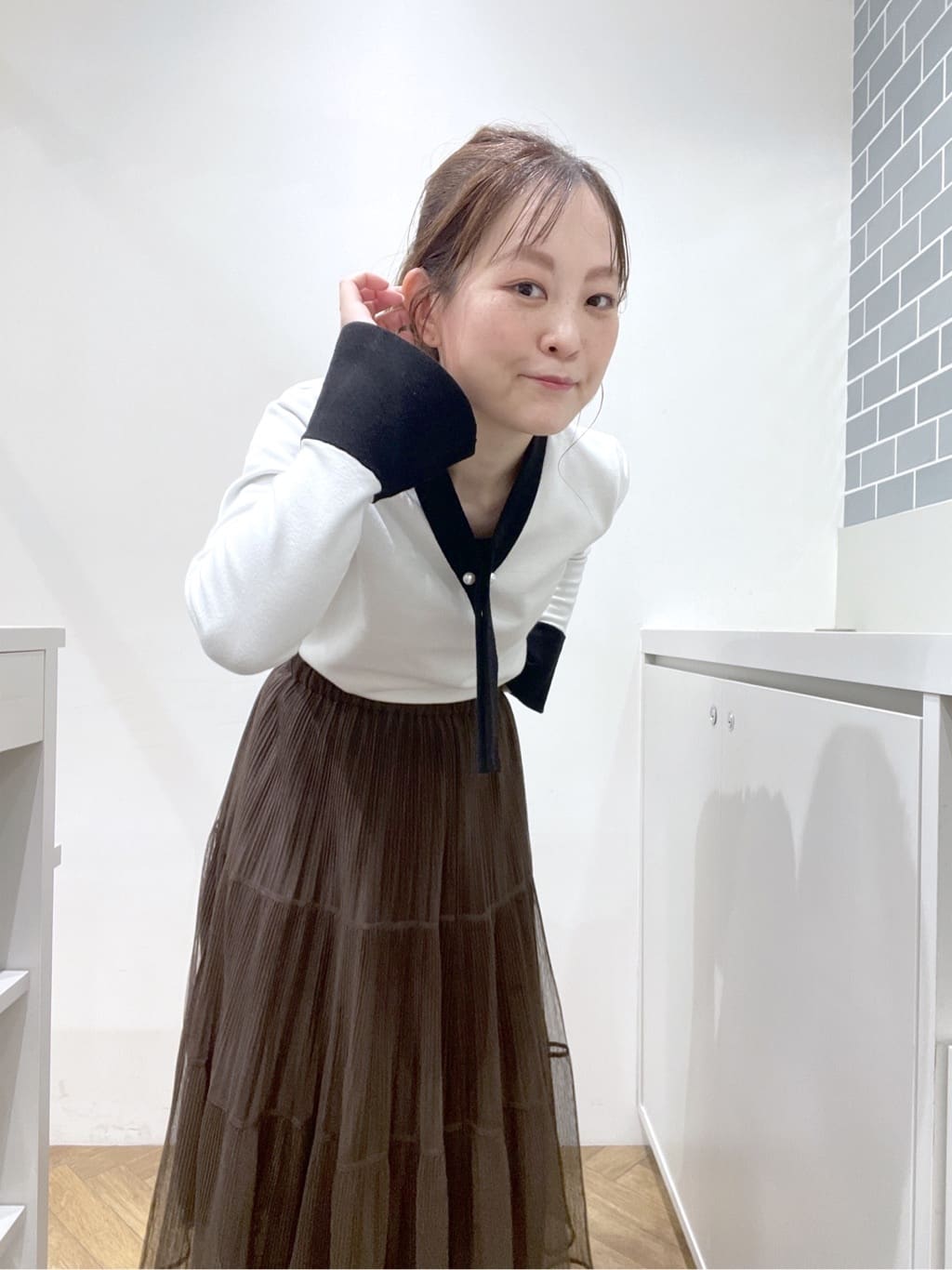 Junさんの「index｜キャンディスリーブショートトレンチコート【洗濯機OK／撥水／防花粉】《5col》」を使ったコーディネート