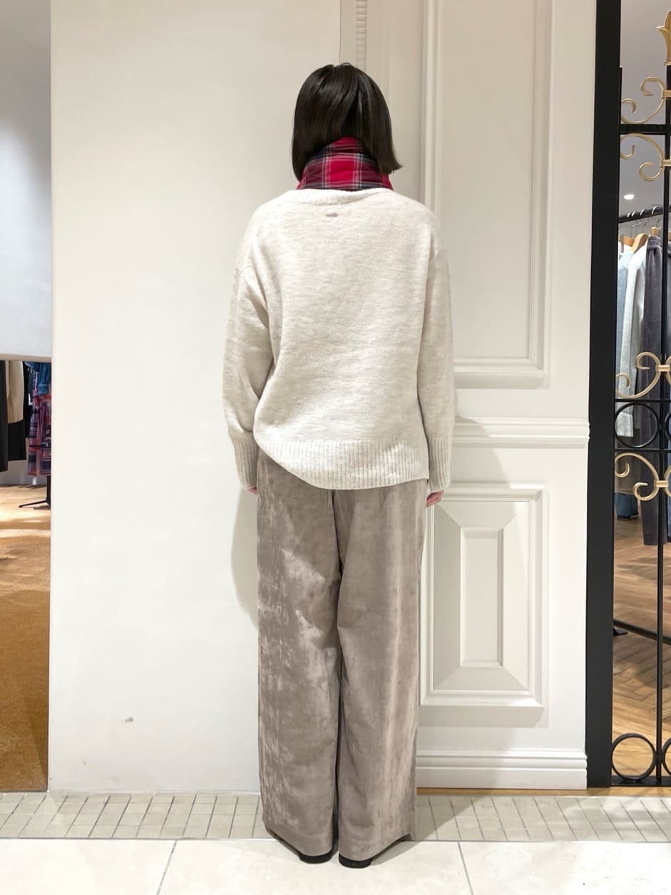 makiさんの「DRESSTERIOR｜アルパカブレンドVネックニット」を使ったコーディネート