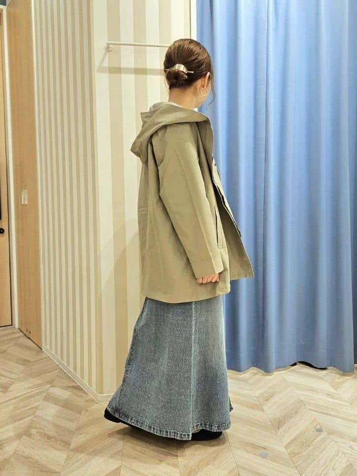 Ikumiさんの「SHOO･LA･RUE｜【防花粉/洗濯機可/S-LL】ゆったり着られる 大人のテントフーディージャケット」を使ったコーディネート