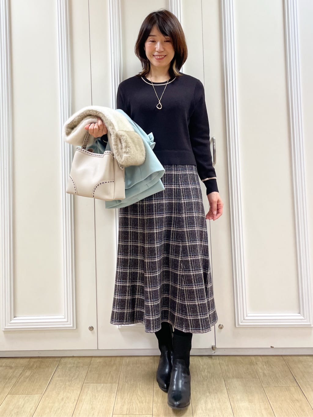 めいさんの「Reflect｜【SS-4Lサイズ／衿が顔に当たらない◎】スタンドネックミドルコート」を使ったコーディネート