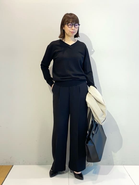murayamaさんの「INDIVI｜【シルク混】きれいめVネックニット」を使ったコーディネート