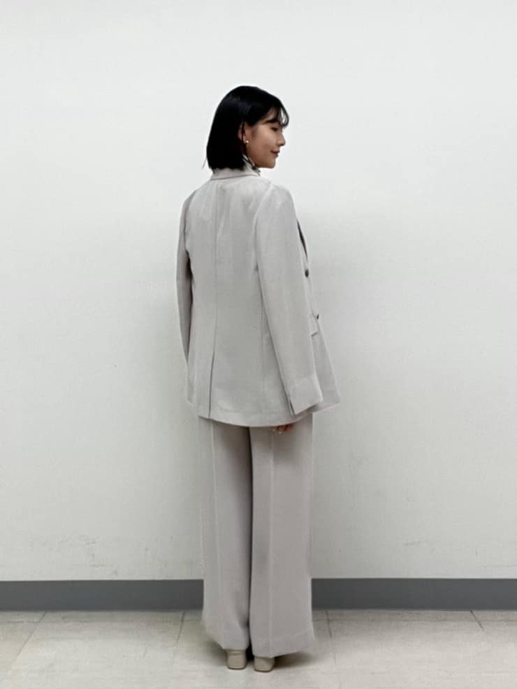 hinanoさんの「INDIVI｜【洗える／多機能／SETUP可】着る日傘ダブルジャケット」を使ったコーディネート