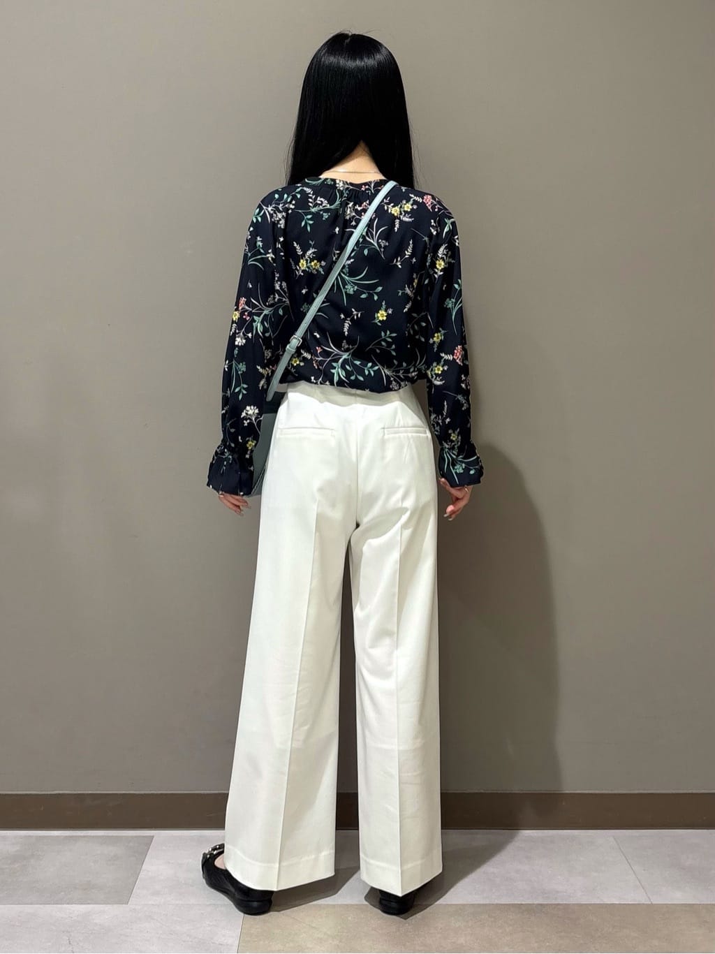 KEIKOさんの「INDIVI｜【花粉付着防止／撥水／UVケア】名品トレンチコート」を使ったコーディネート