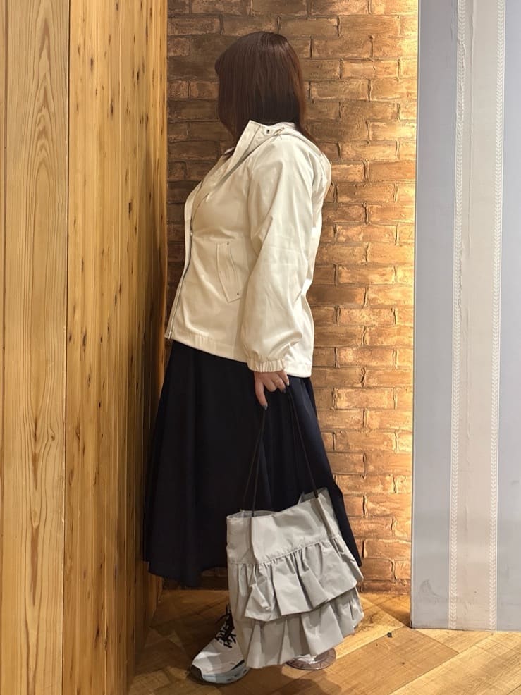 ゆかぴさんの「SHOO･LA･RUE｜【防花粉/高レビュー】きれいもかっこいいも叶える 欲張りマウンテンパーカ」を使ったコーディネート