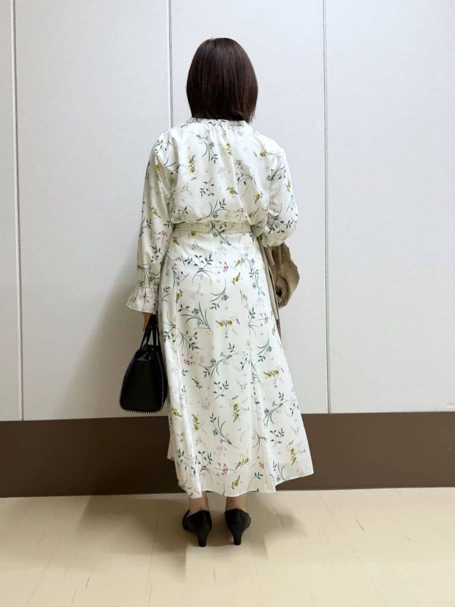 Rikoさんの「INDIVI｜【撥水／軽量】ミニマル スタンドカラーコート」を使ったコーディネート