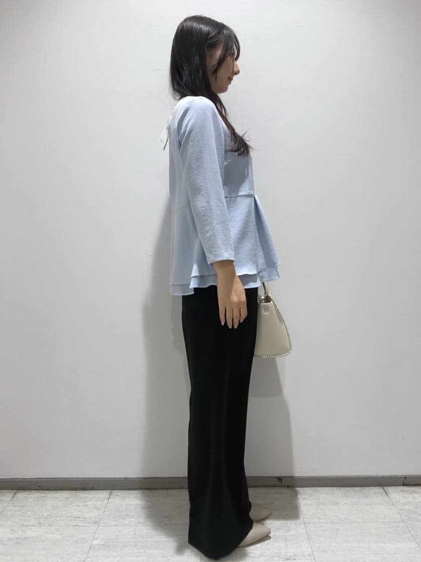 meiさんの「INDIVI｜【洗える／UVケア／SETUP可】着る日傘ペプラムブラウス」を使ったコーディネート