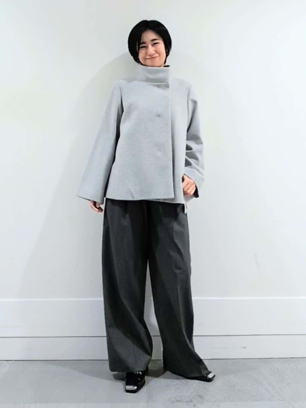 ミズタさんの「UNTITLED｜【着回しが効く／オンオフアウター】ウールショートコート」を使ったコーディネート