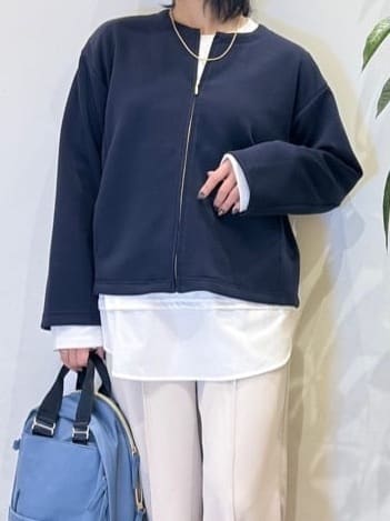 misakiさんの「SHOO･LA･RUE｜【セットアップ可/S-LL/なめらかタッチ】大人のきれいめスタイルに ノーカラージップブルゾン」を使ったコーディネート