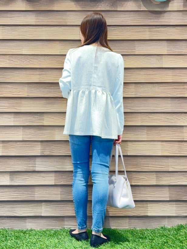 himiさんの「SHOO･LA･RUE｜【SHOO・LA・RUE DENIM】毎日使いたくなる ストレッチデニムスキニーパンツ」を使ったコーディネート