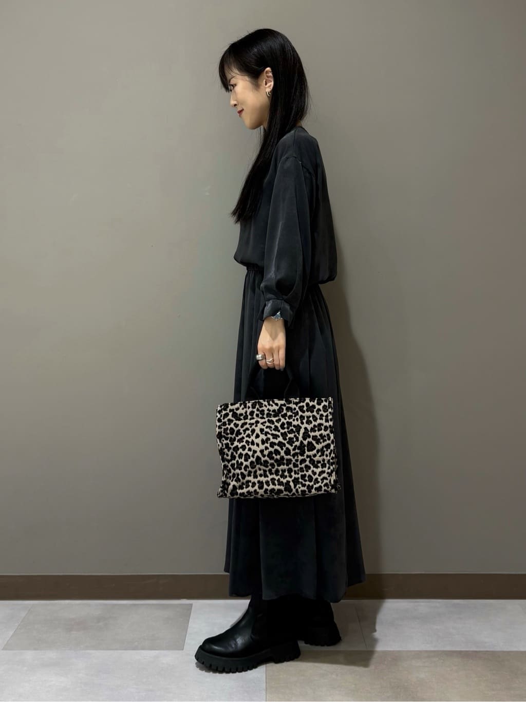 KEIKOさんの「INDIVI｜【セットアップ可能】スエード調サテンブラウス」を使ったコーディネート