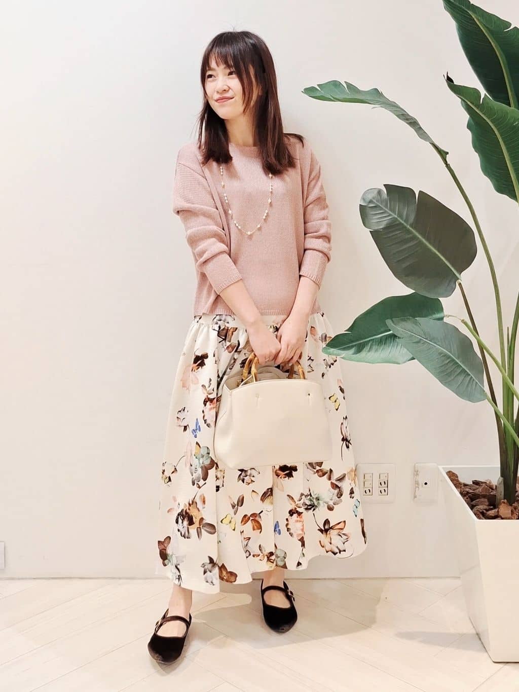 YuKaRiさんの「UNTITLED｜【COLLECTION LINE】花柄タックスカート」を使ったコーディネート