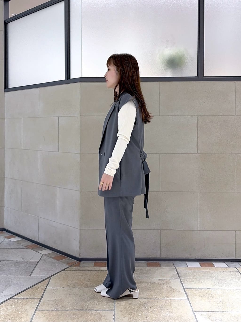 よねさんの「INDIVI｜Comfy SET UP｜ベルテッドジレ【セットアップ対応／通勤／カセット服／接触冷感／UVカット】」を使ったコーディネート