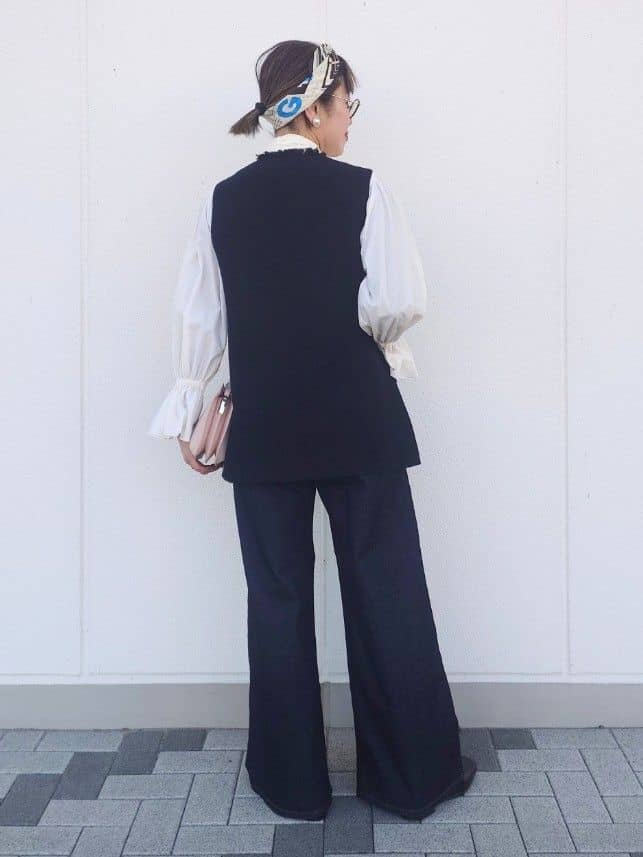 MUTSUKOさんの「UNTITLED｜【オンオフ使える】スラブツイード ジレ」を使ったコーディネート