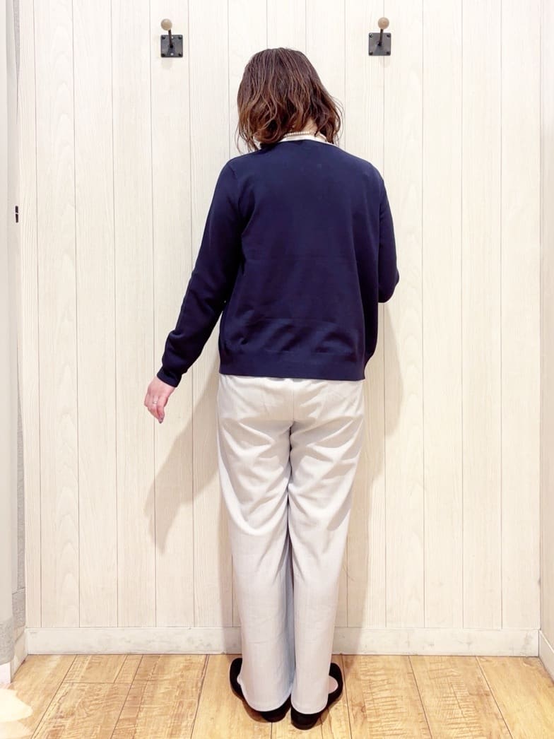 あいこさんの「SHOO･LA･RUE｜【洗濯機可/S-LL/アンサンブル可】すっきりと好印象 配色クルーネックニット」を使ったコーディネート