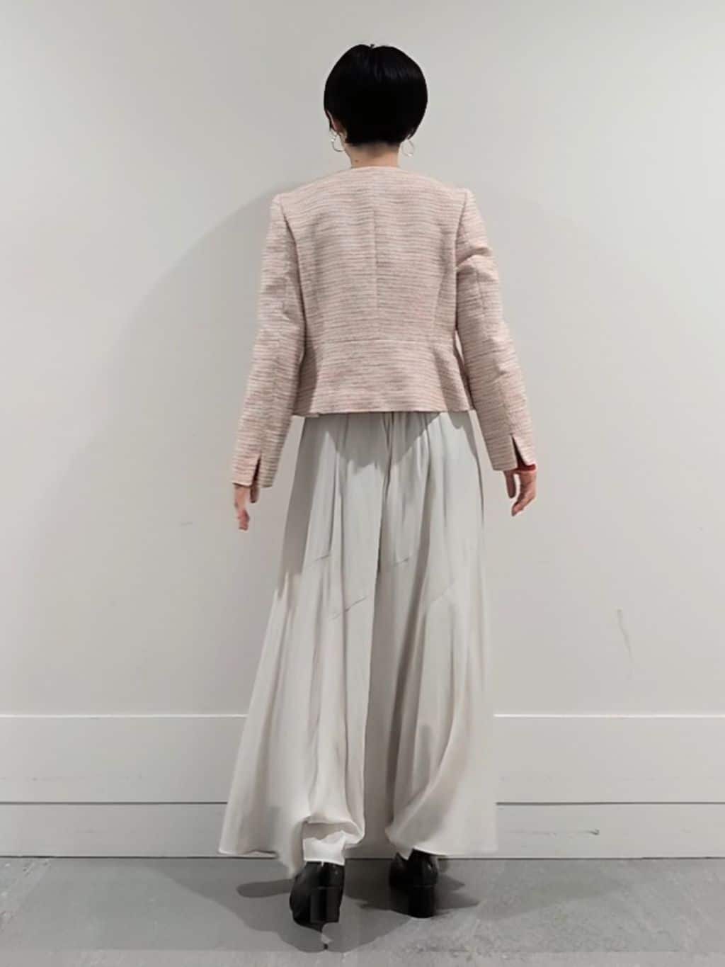 ミズタさんの「UNTITLED｜【きれいめ】ツイード ペプラムジャケット」を使ったコーディネート