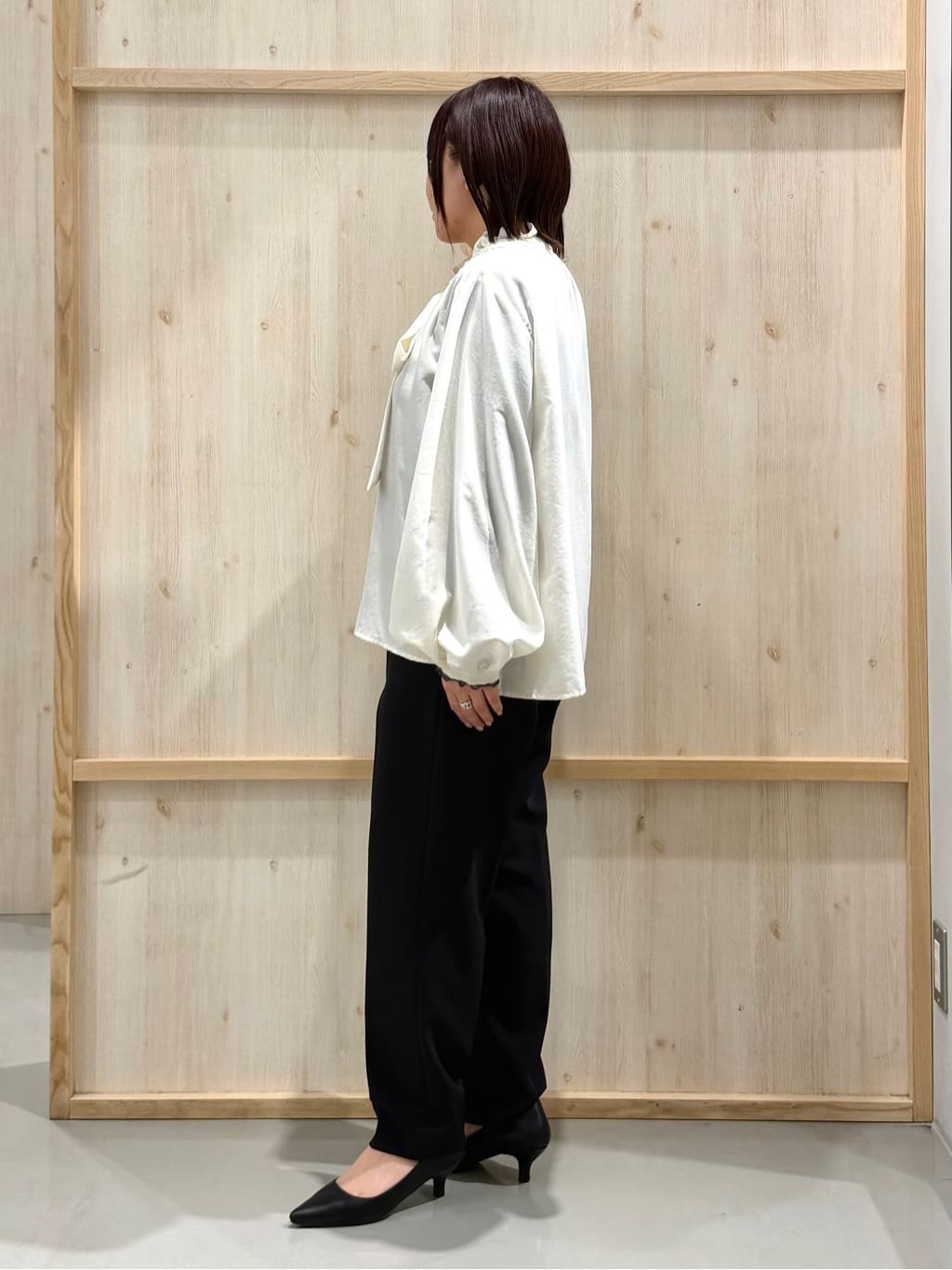 nanaさんの「THE SHOP TK｜【フォーマルにもカジュアルにも】ツイードジレ」を使ったコーディネート