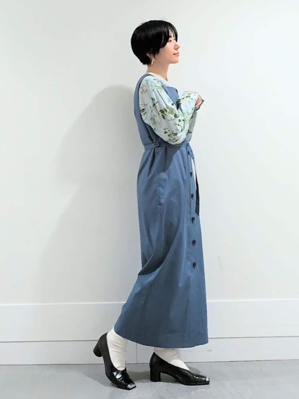 ミズタさんの「UNTITLED｜【花柄/洗える】ボタニカルブラウス」を使ったコーディネート