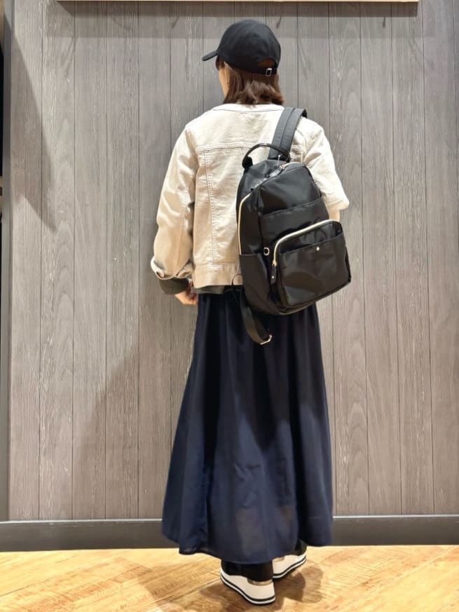 meiさんの「SHOO･LA･RUE｜【洗濯機可/S-LL】コーデの主役になる ロゴアソート 裏毛スウェット」を使ったコーディネート
