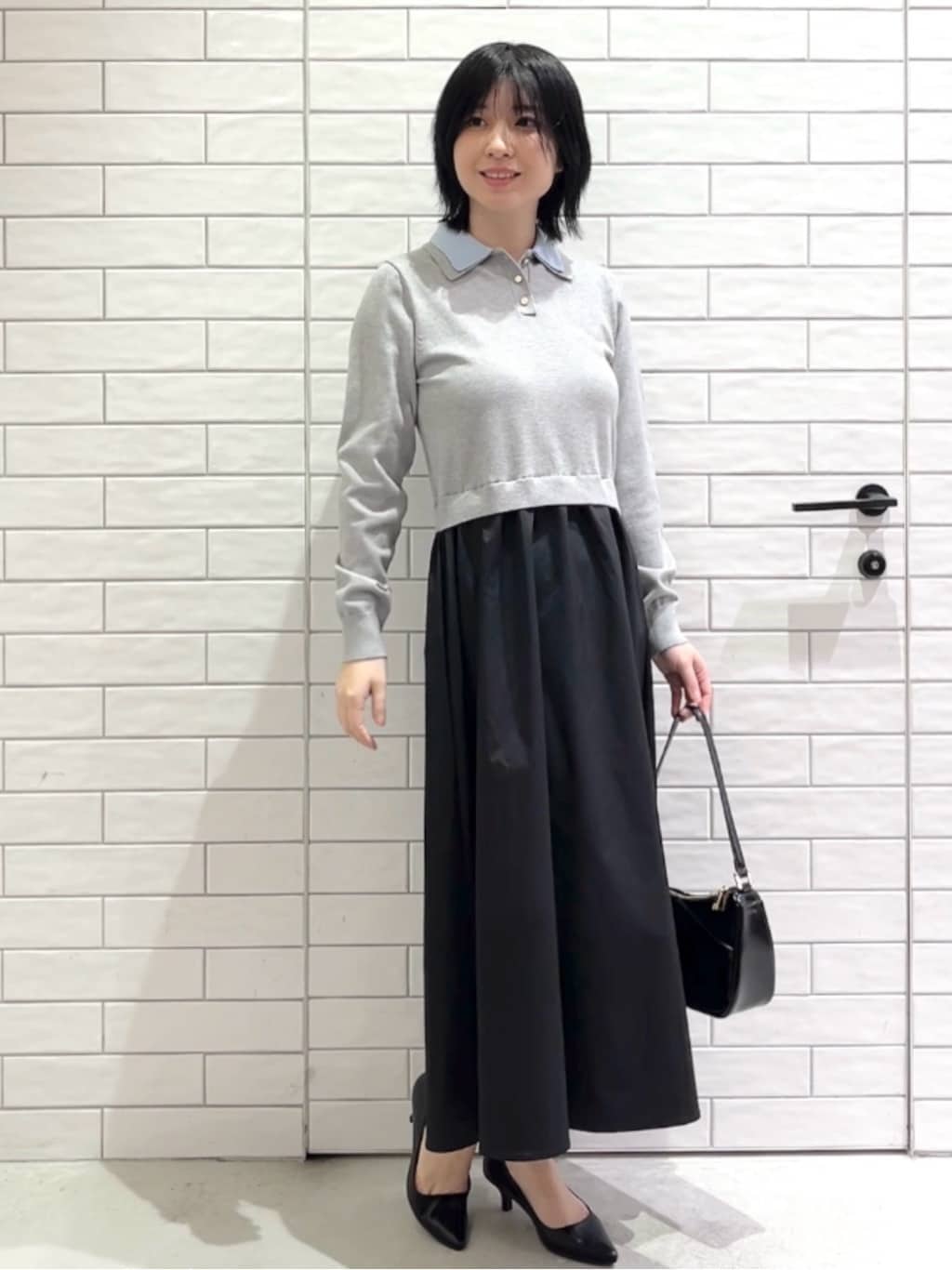 しおりさんの「OPAQUE.CLIP｜ダブルポロ衿ニットドッキングワンピース【洗濯機OK】」を使ったコーディネート