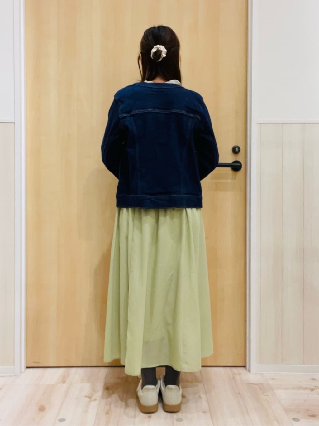 minamiさんの「SHOO･LA･RUE｜【SHOO・LA・RUE DENIM/S-LL/高レビュー】大人のための ノーカラーデニムジャケット」を使ったコーディネート