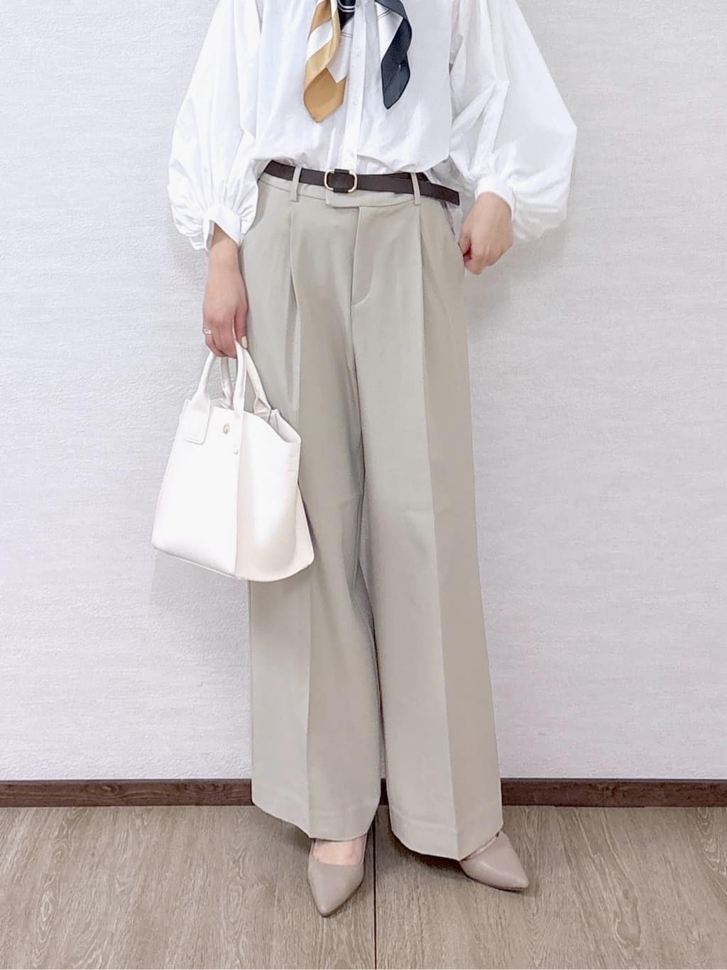 sachikoさんの「OPAQUE.CLIP｜美脚ストレッチストレートワイドパンツ【洗濯機OK】」を使ったコーディネート