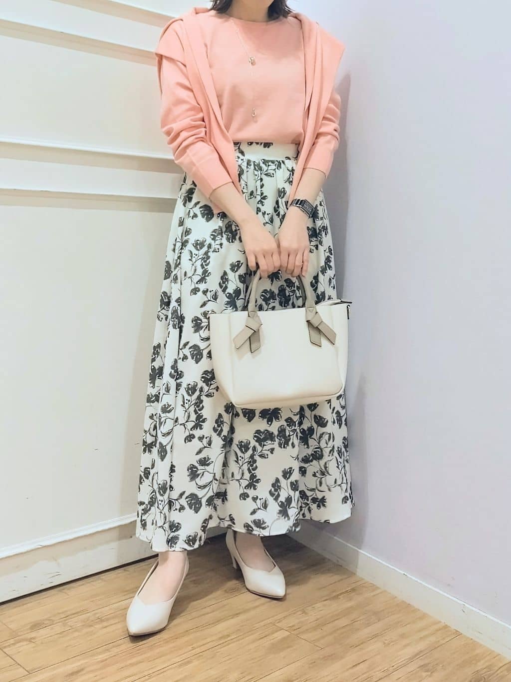miomioさんの「SHOO･LA･RUE｜ハンドルリボンデザイントートバッグ」を使ったコーディネート