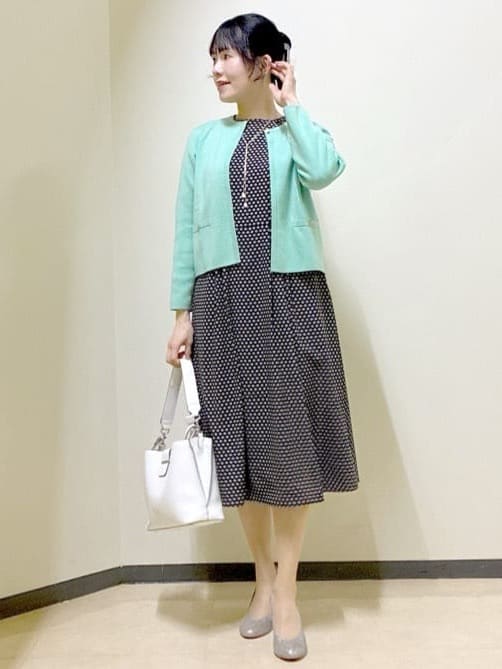  beni_gingerさんの「Reflect｜【通勤/お出かけ◎】ジオメプリントクラシカルワンピース」を使ったコーディネート