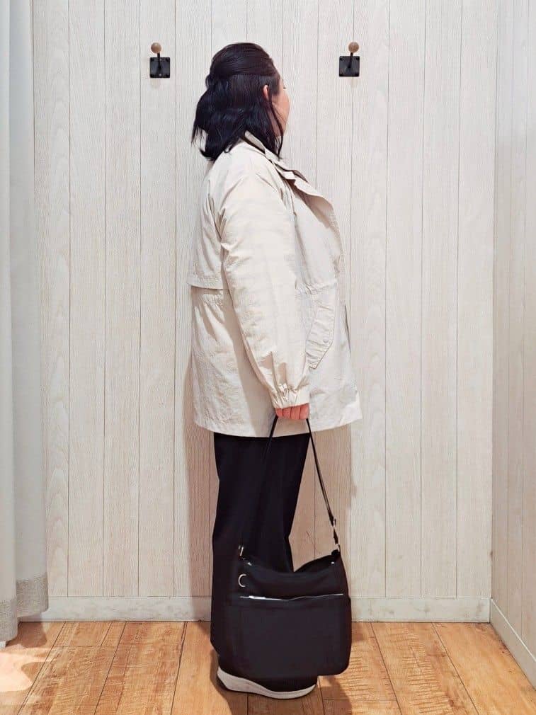 kotomiさんの「SHOO･LA･RUE｜【撥水/軽量】驚きの収納力 10ポケットショルダーバッグ」を使ったコーディネート
