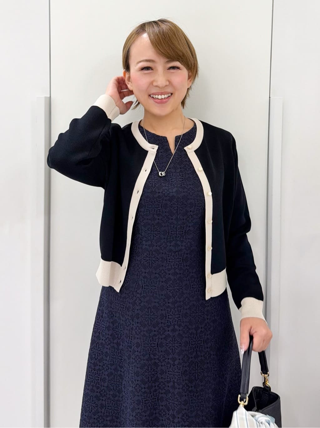 chiiさんの「COUP DE CHANCE｜【手洗い可／幾何柄】ショート丈カーディガン」を使ったコーディネート