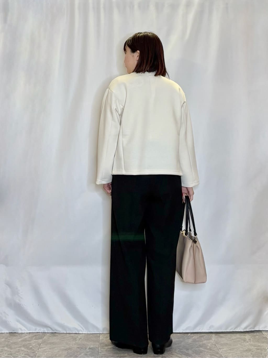 ネリさんの「SHOO･LA･RUE｜【洗濯機可】上品で華やか スタンドフリルブラウス」を使ったコーディネート