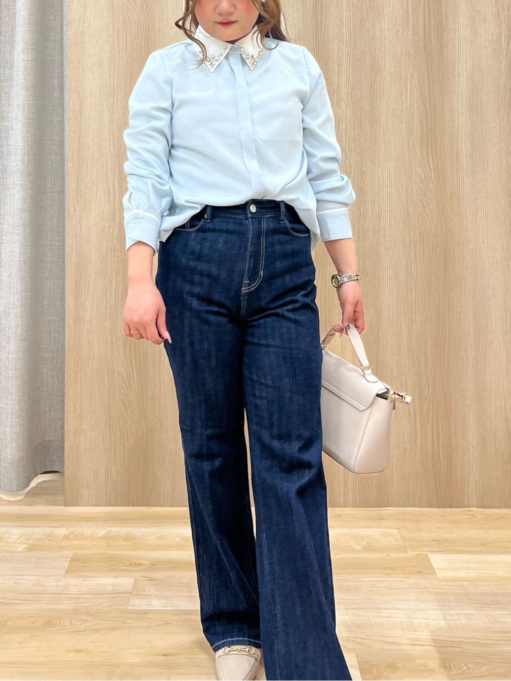 みことさんの「grove｜【選べる着丈】美シルエットデニムソフトフレアーパンツ」を使ったコーディネート