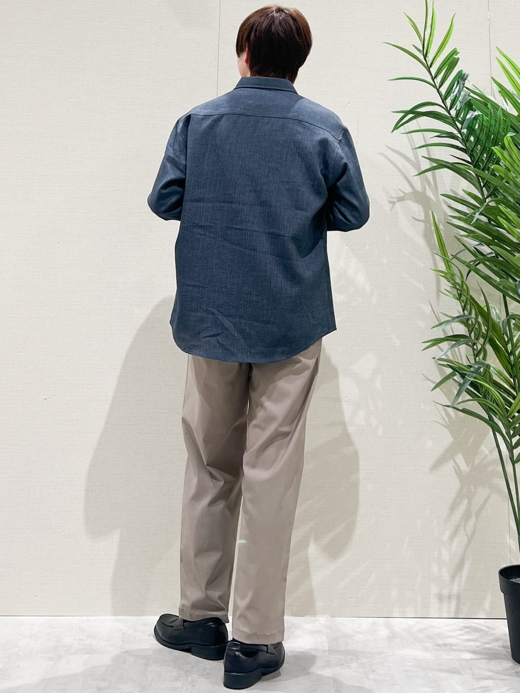 SHI-MAさんの「THE SHOP TK｜【LINO FINE】リネンライク 長袖シャツ UVカット/イージーケア/吸水速乾/洗濯機OK」を使ったコーディネート