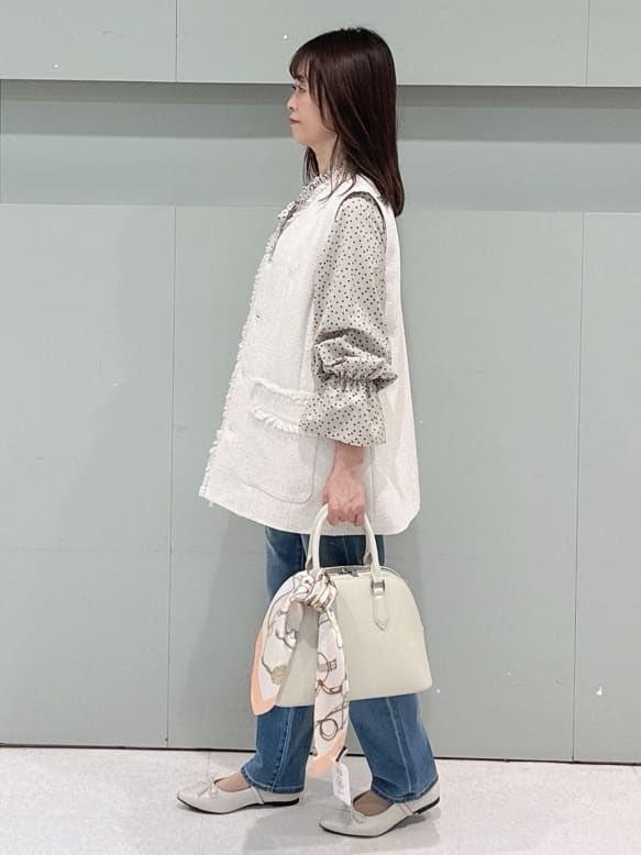 makiさんの「UNTITLED｜【オンオフ使える】スラブツイード ジレ」を使ったコーディネート