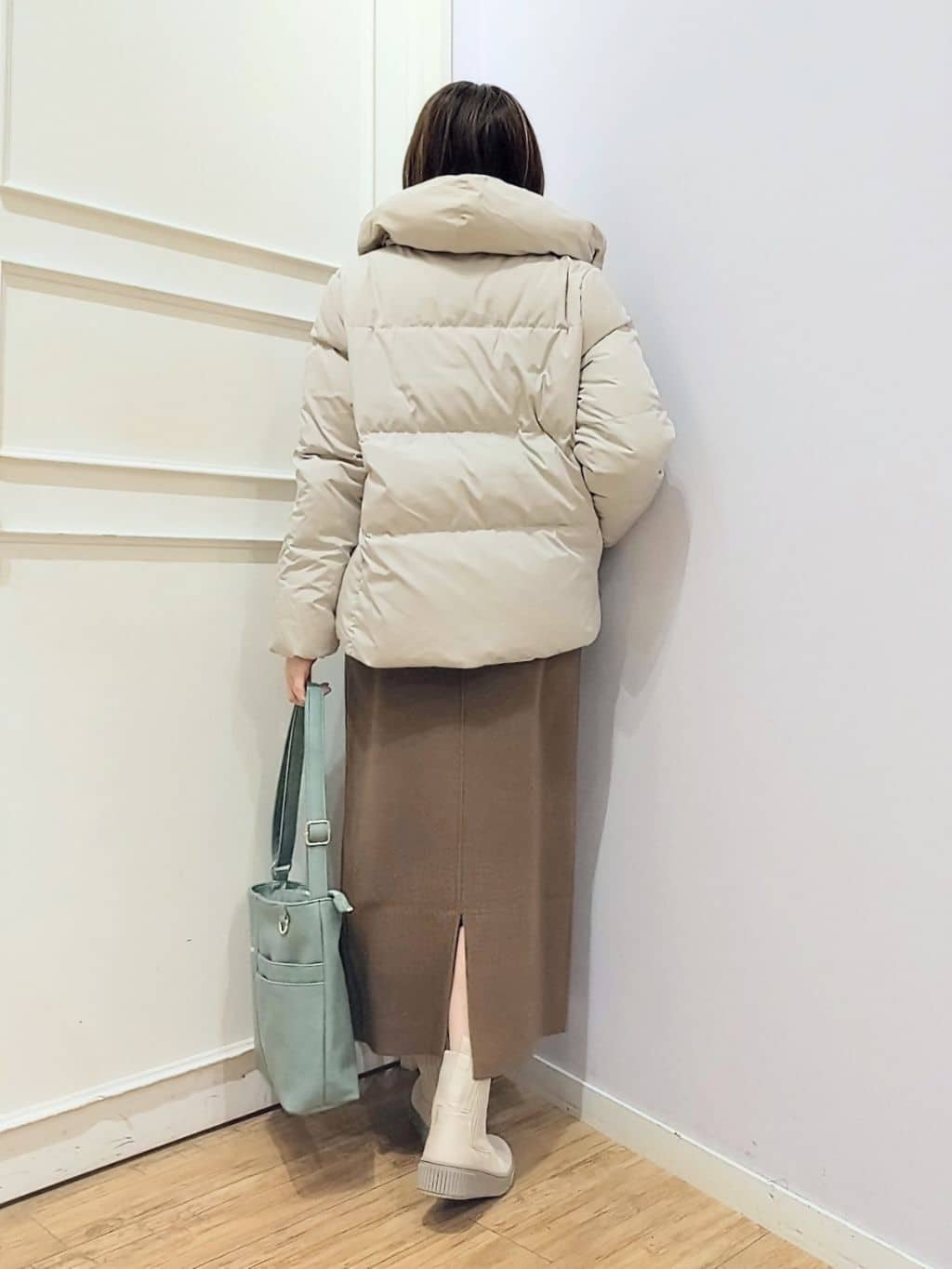 miomioさんの「SHOO･LA･RUE｜【撥水/洗える】ショートフーディーダウン」を使ったコーディネート