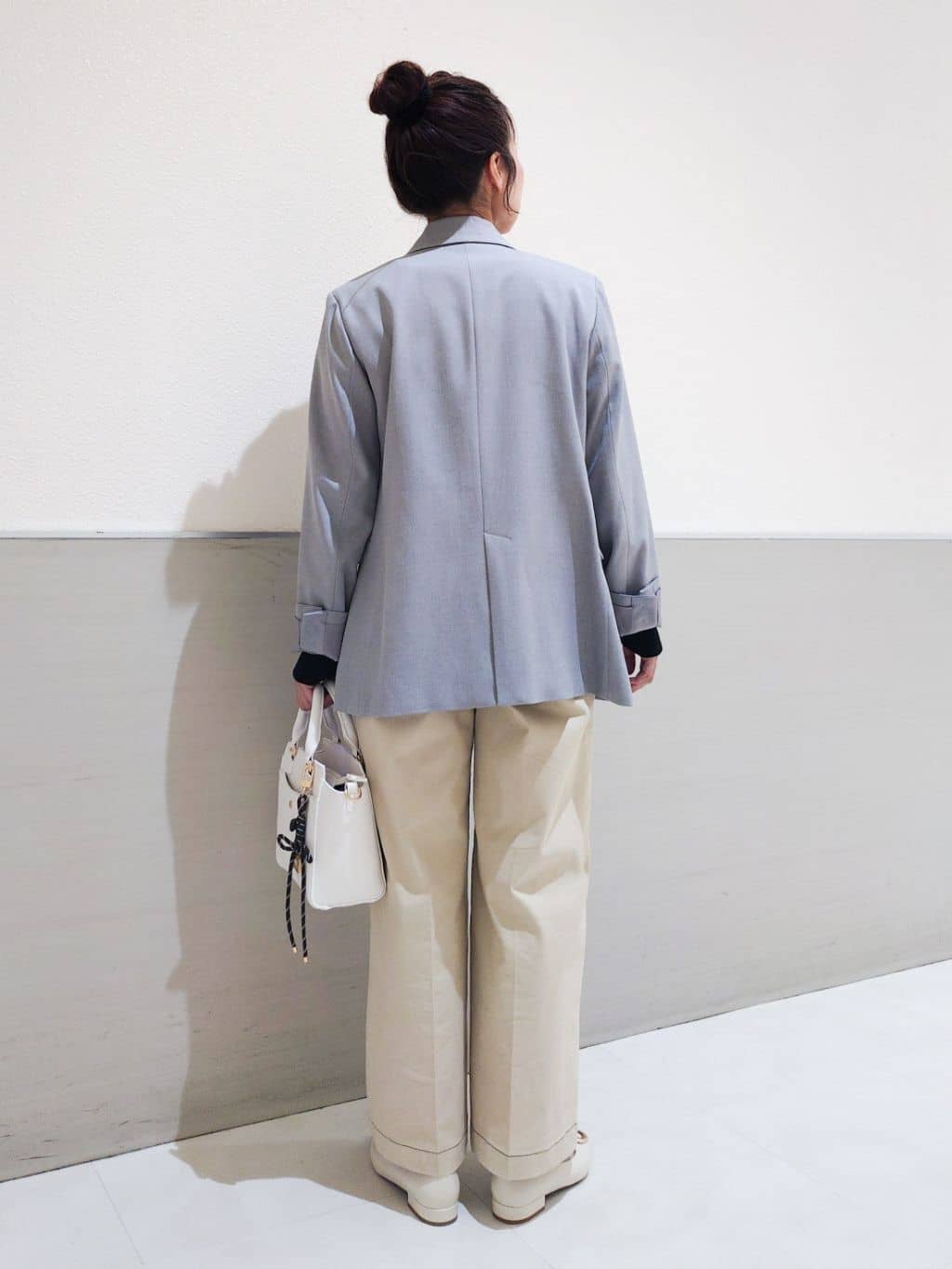 maruさんの「THE SHOP TK｜【通勤にもデイリーにも】CAVIAN 金ボタンダブルブレストジャケット」を使ったコーディネート