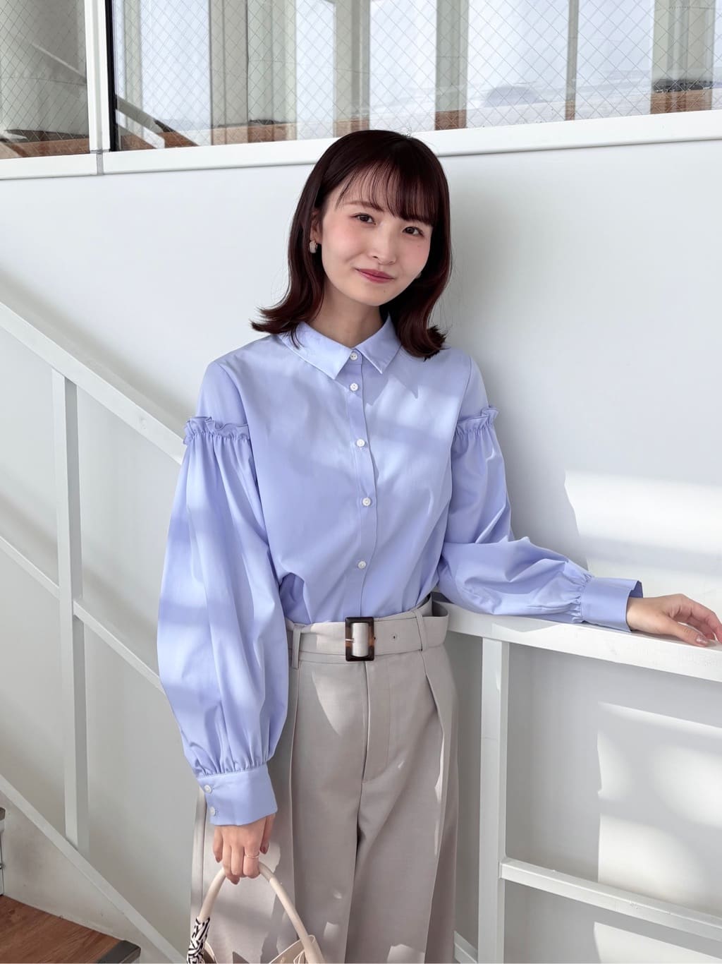 みさかさんの「index｜ボリュームスリーブブラウス【洗濯機OK】《5col》」を使ったコーディネート