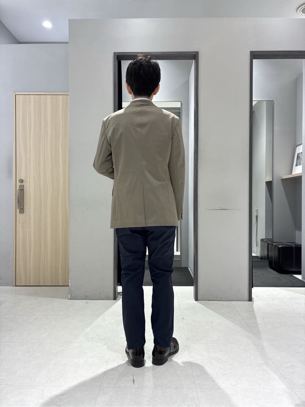 わいずみさんの「TAKEO KIKUCHI｜【360&deg;ストレッチ／軽量】None Of Stress ライト ジャケット（セットアップ対応）」を使ったコーディネート