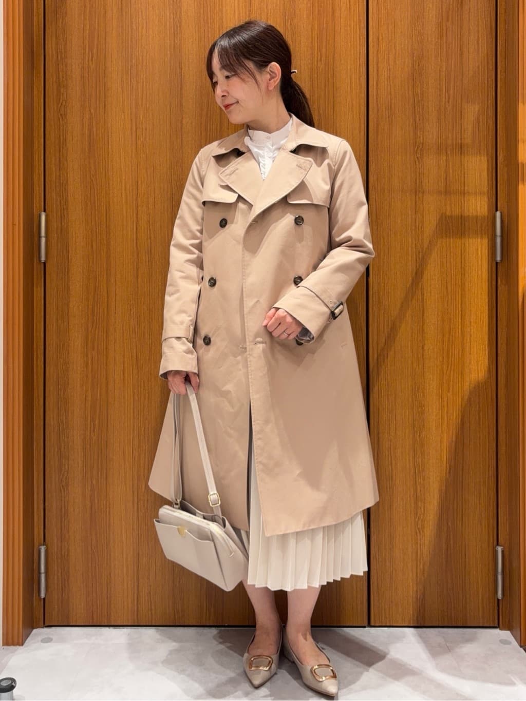アスカさんの「index｜撥水トレンチコート【洗濯機OK／花粉対応】《XS～3L》」を使ったコーディネート