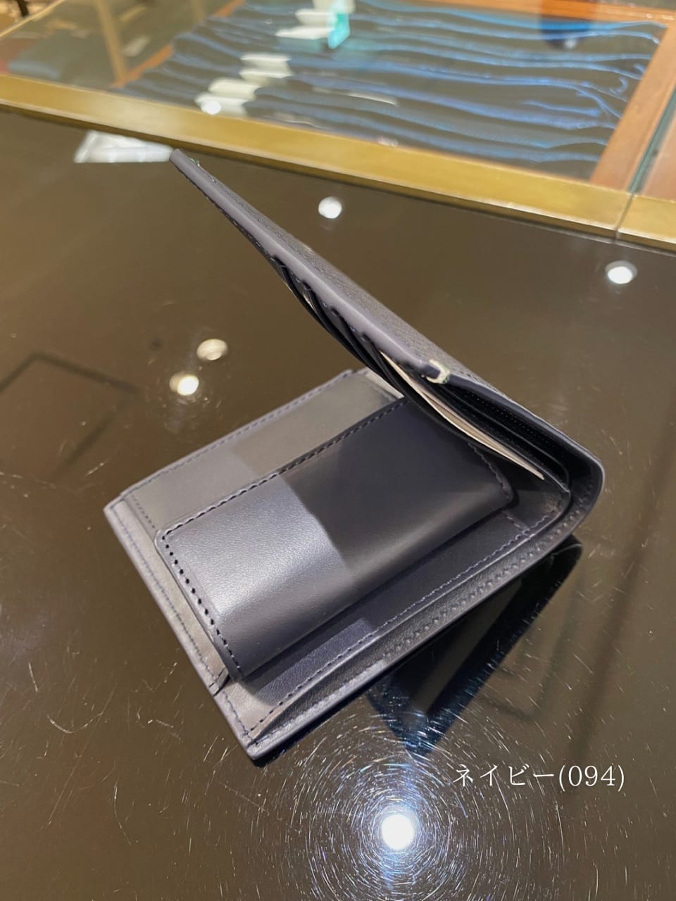 小南大和さんの「TAKEO KIKUCHI｜水シボレザー2つ折り財布」を使ったコーディネート
