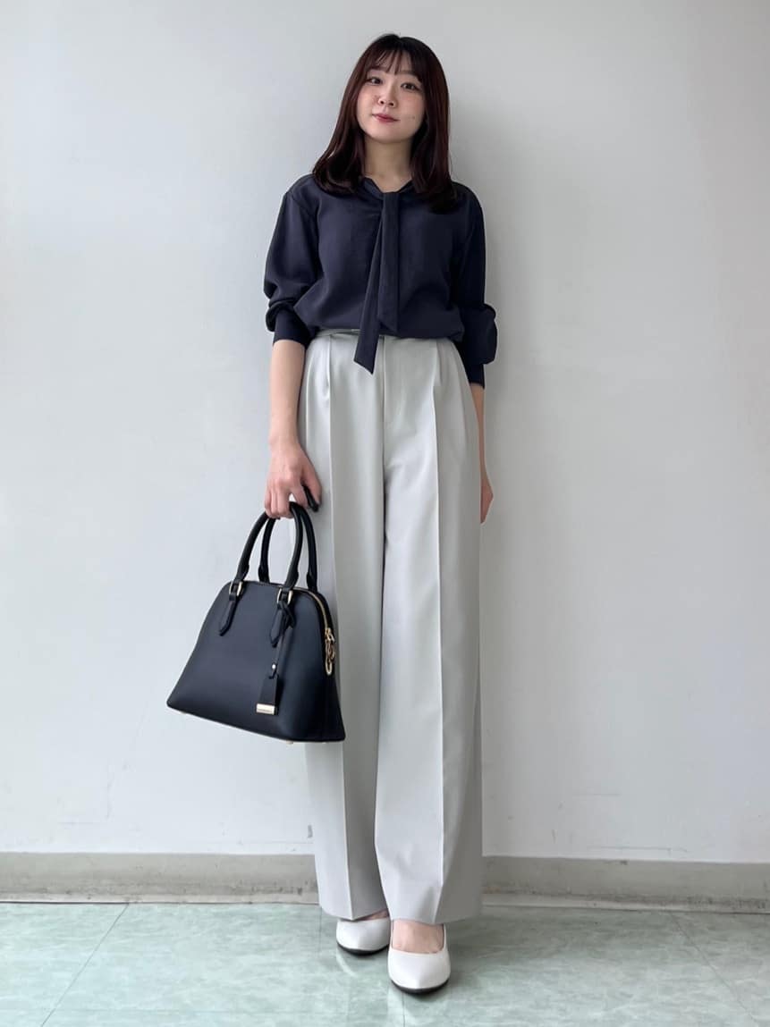 KAHOさんの「UNTITLED｜【洗える/ワイド】ベーシックツータックパンツ」を使ったコーディネート