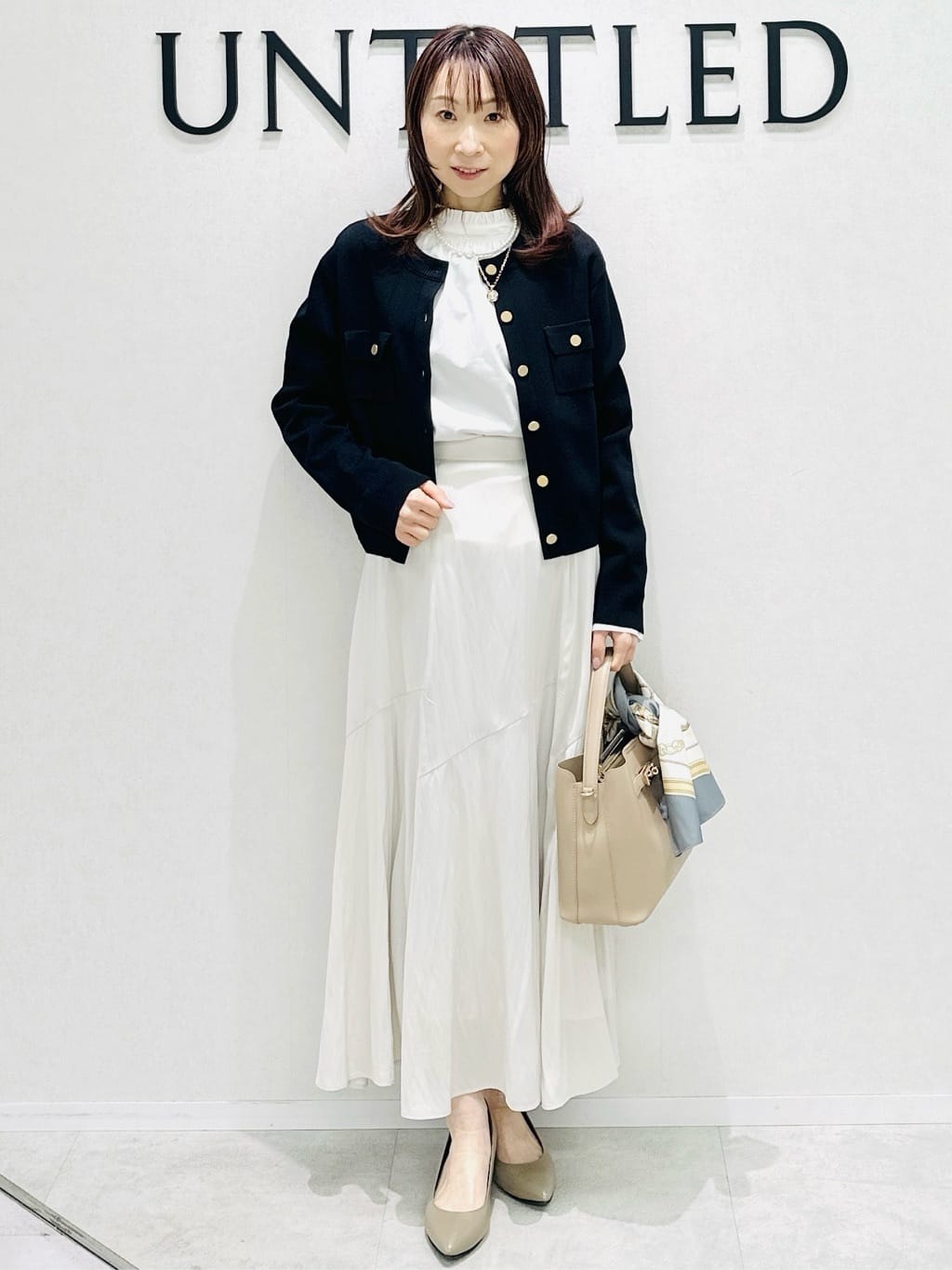 Miwaさんの「UNTITLED｜◆【コットン100/洗える】シャーリングフリルネックブラウス」を使ったコーディネート