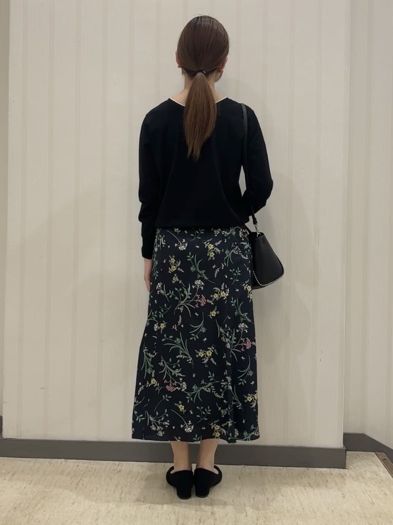 ちひさんの「INDIVI｜【洗える／アンサンブル可能】シンプルデザインニット」を使ったコーディネート