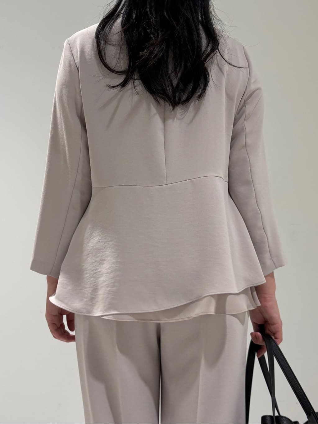 momokoさんの「INDIVI｜【洗える／UVケア／SETUP可】着る日傘ワイドパンツ」を使ったコーディネート