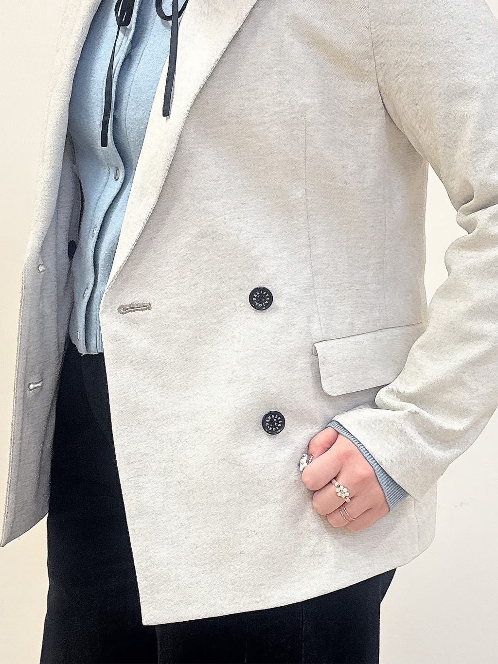 なかもとあきさんの「DRESSTERIOR｜◆ウォッシャブルコットンカシミヤカーディガン」を使ったコーディネート