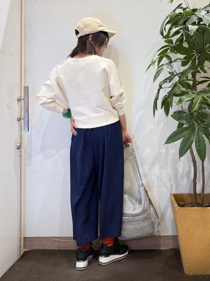 misakiさんの「SHOO･LA･RUE｜【洗濯機可/S-LL】ハイウエストで美脚見え リボンクロップドワイドパンツ」を使ったコーディネート