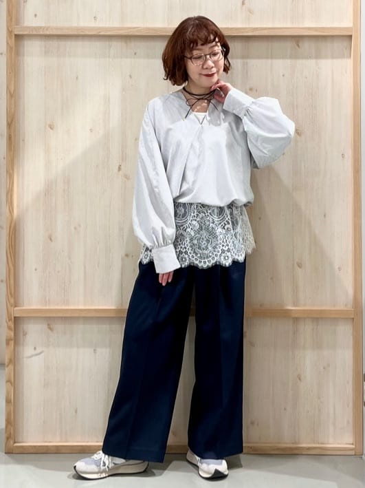 nakoさんの「THE SHOP TK｜キーネックストライプドロストシャツブラウス」を使ったコーディネート