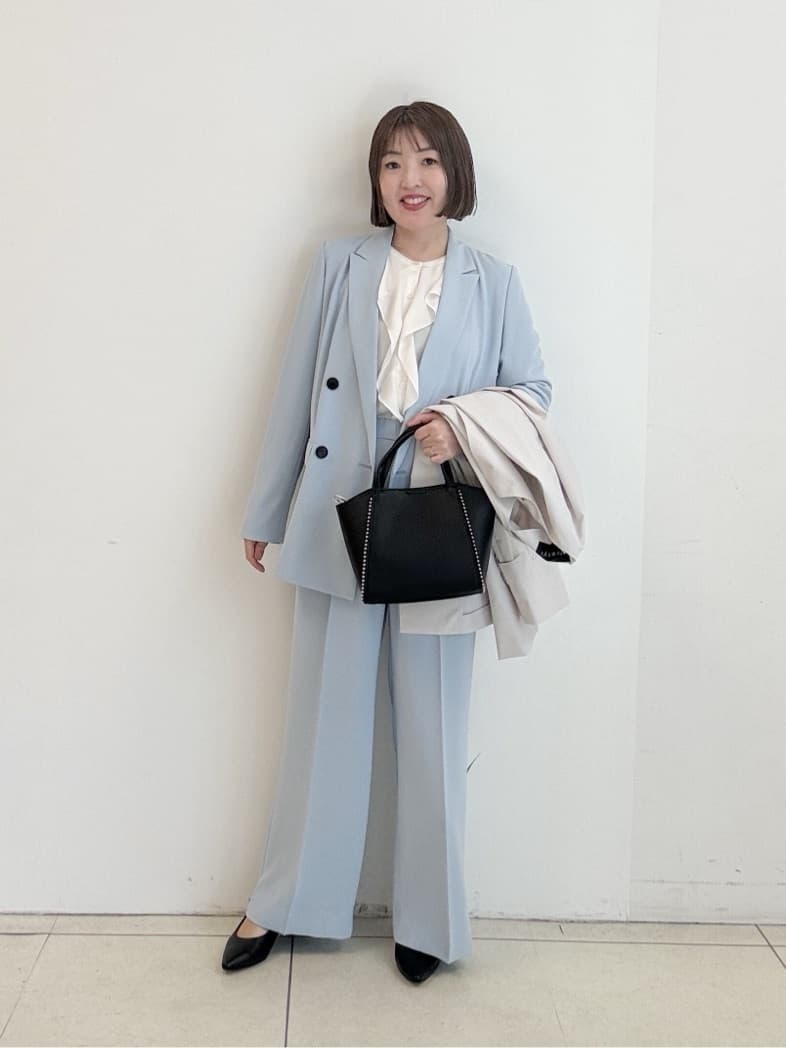 yoshiyaさんの「INDIVI｜【ラム革／美脚／通勤】レザーパンプス」を使ったコーディネート