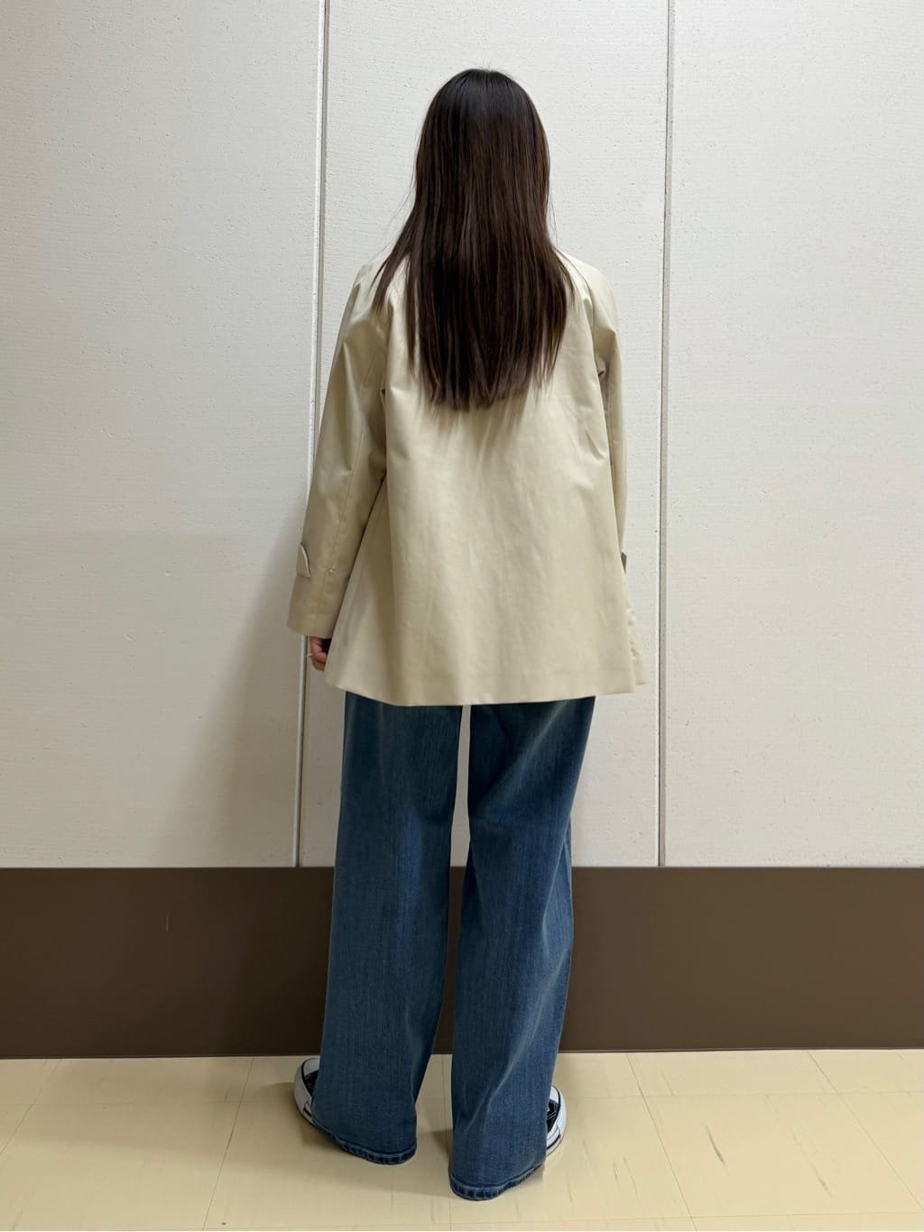 mamiさんの「INDIVI｜【洗える／レイヤードにおすすめ】シャーリングレース ロングTシャツ」を使ったコーディネート