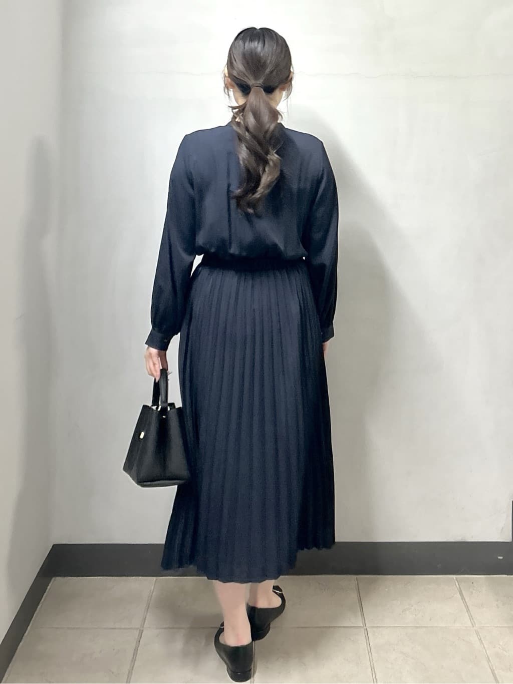 sayaさんの「OPAQUE.CLIP｜《通勤対応》ジョーゼットプリーツワンピース【洗濯機OK】」を使ったコーディネート