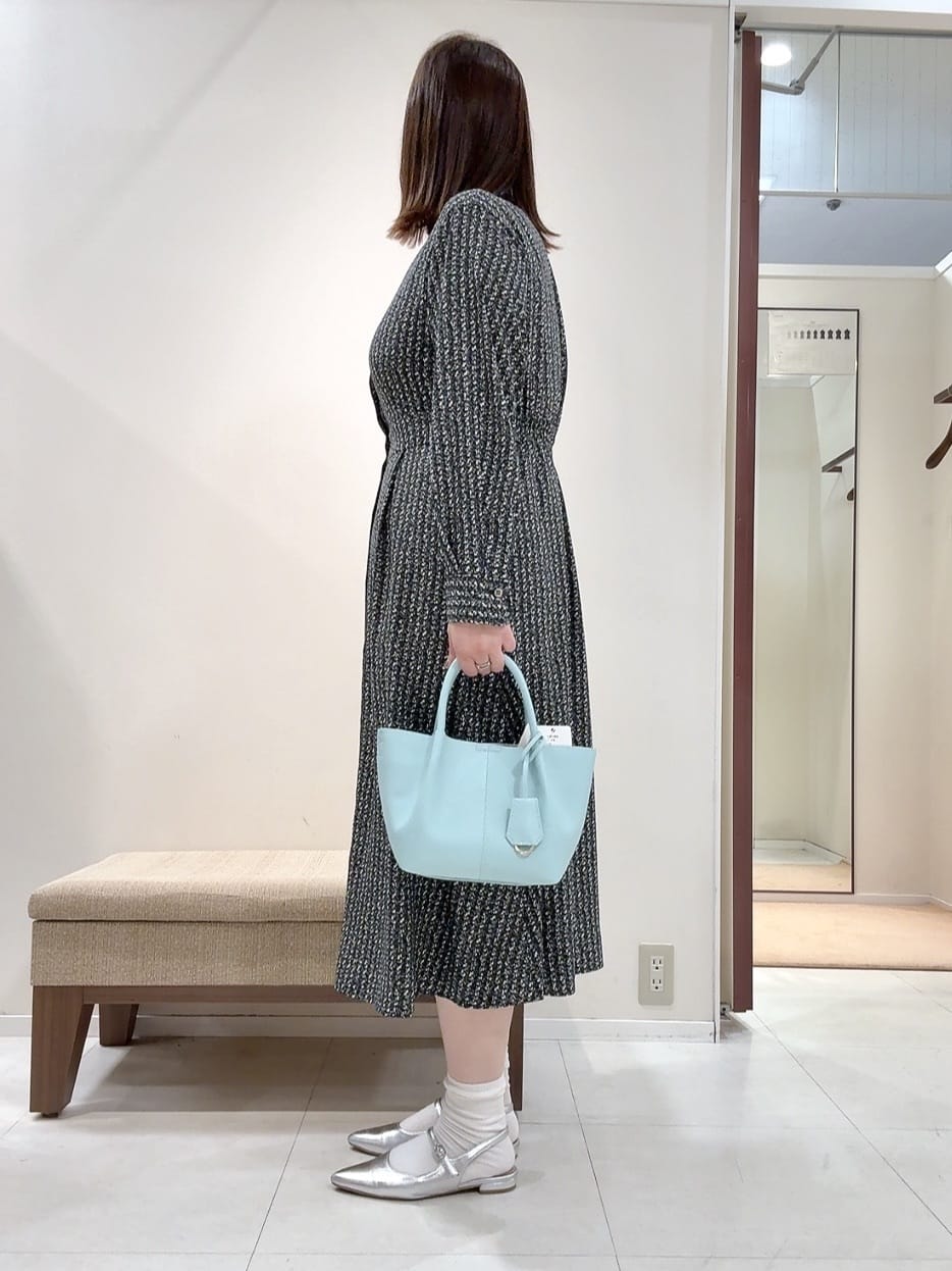 YUIさんの「UNTITLED｜【定番人気/はっ水/洗える】タスランショートトレンチコート」を使ったコーディネート